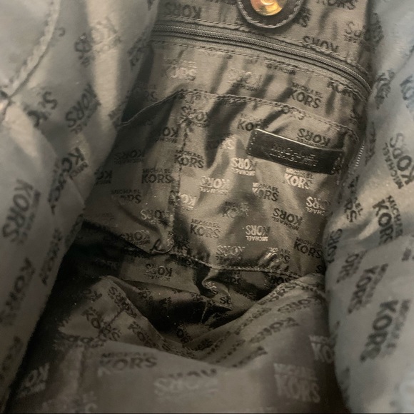 Michael Kors Soft Calf Leather Lillie Chain Tote Black Gold Hardware - Picture 5 of 11